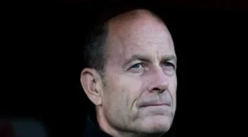 تغيير تكتيكي مرتقب.. توروب يدرس تشكيل الأهلي لمواجهة شبيبة القبائل في الجزائر